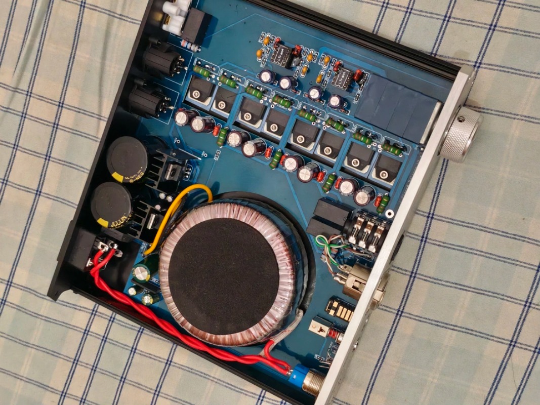 Tamamen DC, Tam Dengeli, A Sın - Headphone Amplifier incelemesi ve fiyatı
